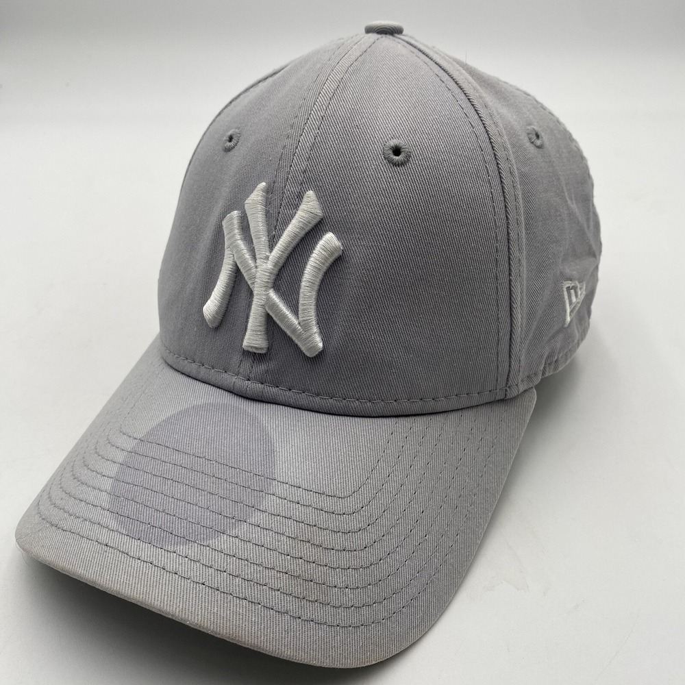 New Era 9FORTY Mens New York Yankees Gray Hat Strapback Adjustable See Pics